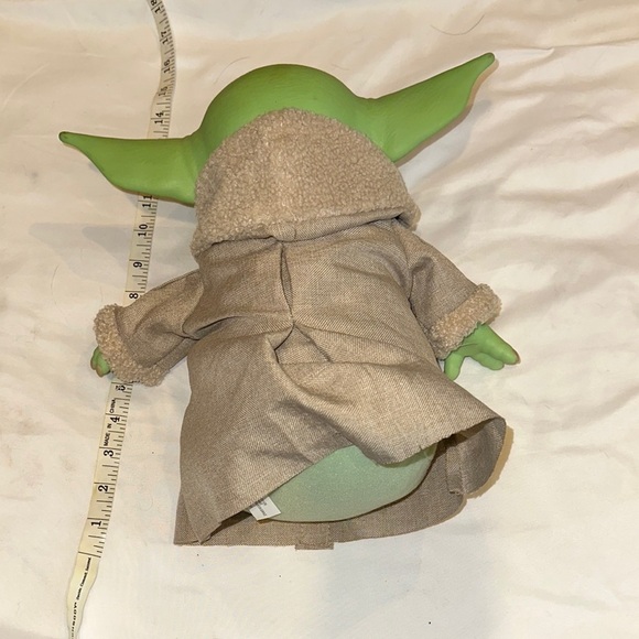 The Child Grogu weighted free standing plush Mandalorian Star Wars - Picture 3 of 3